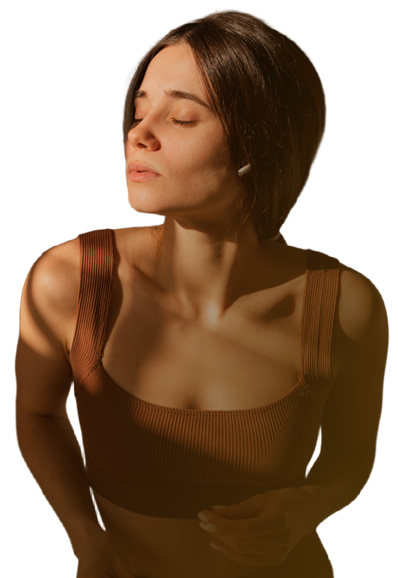 woman with brown backgtrround